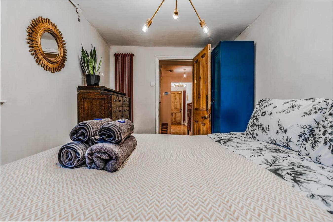 Flat With Parking Apartment