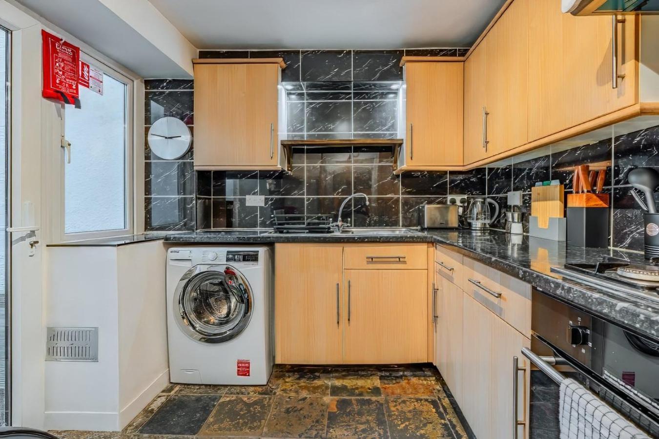 Apartment Flat With Parking *